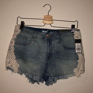 Crochet Detailed High Rise Shorts